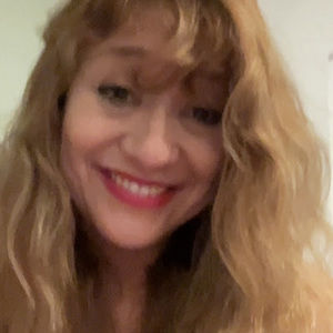 Meet your Posher, Maria elena